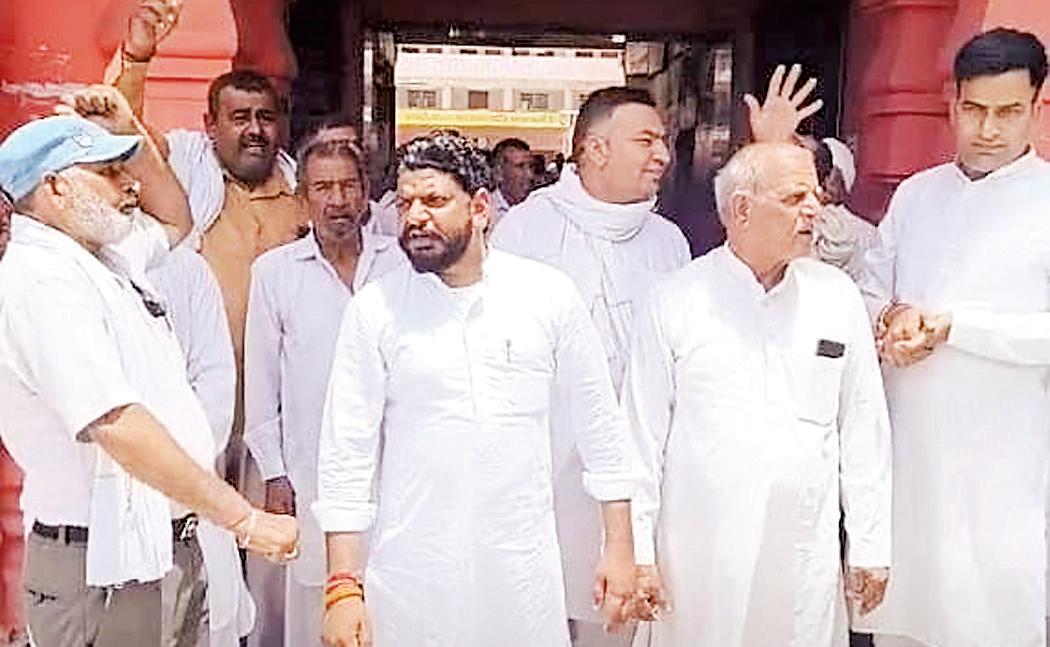 Members protest against new executive for not recognizing votes made in year 2021