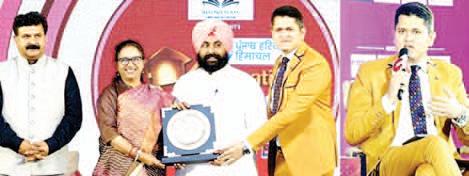 Partap World School, Pathankot honored at Zee Education excellence conclave 2025 for outstanding contribution to Education