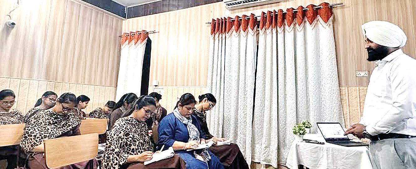 Special seminar on new education policy for teachers at Shivalik Model School