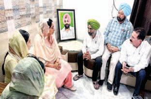 Harsimrat Badal visits Narinderdeep’s family, demands independent probe into his custodial death