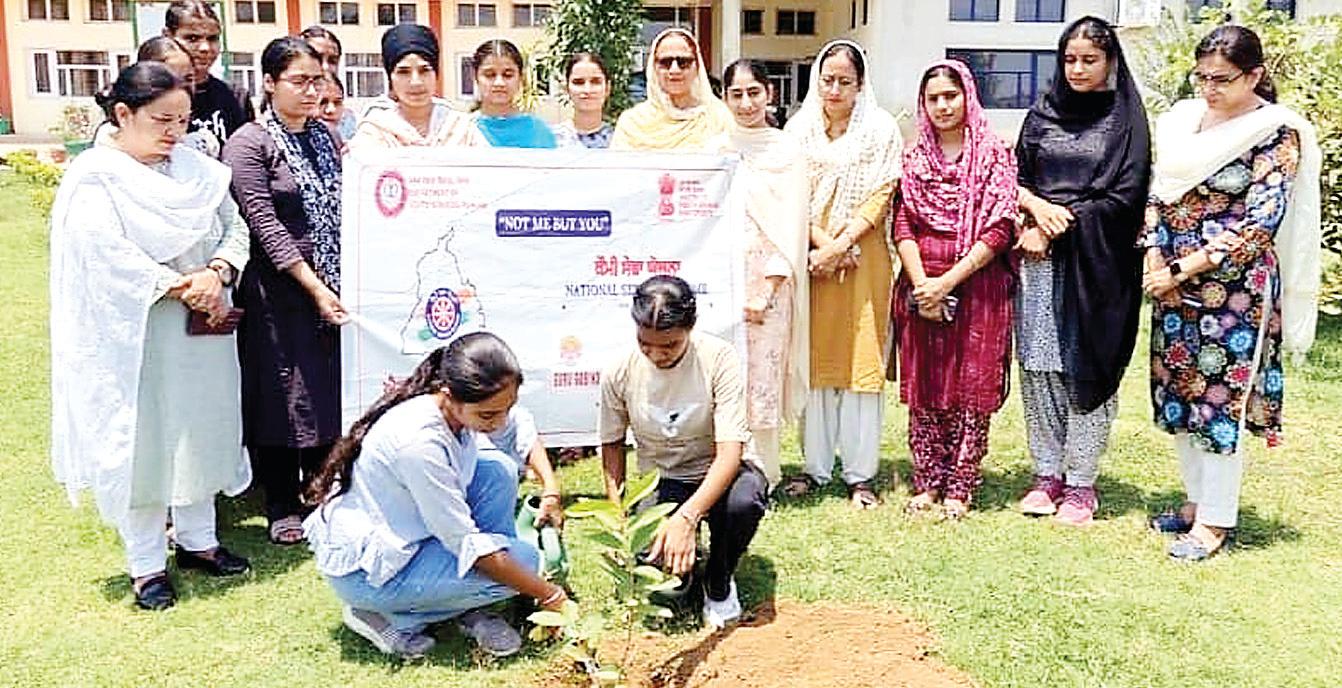 World Environment Day observed with enthusiasm at Guru Gobind Singh Khalsa College for Women, Jhar Sahib