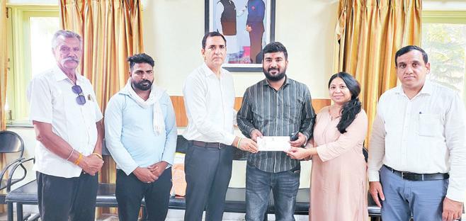 MP Naveen Jindal gives financial aid to dog rescue organization for treatment of stray dogs