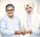 Governor honours Padma Shri Bhai Harjinder Singh Ji Srinagar Wale