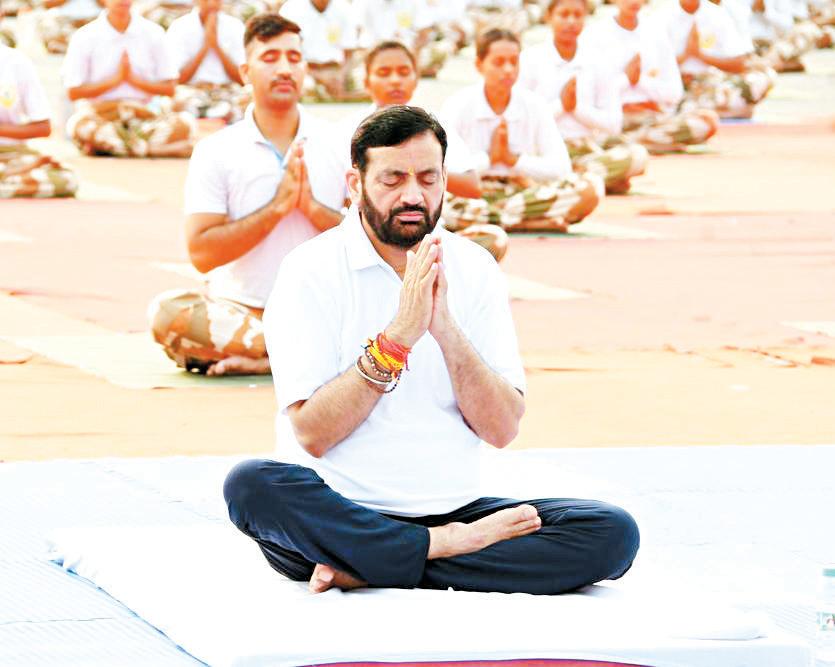 Ilth International Yoga Day; More than Il lakh practitioners to perform yoga together