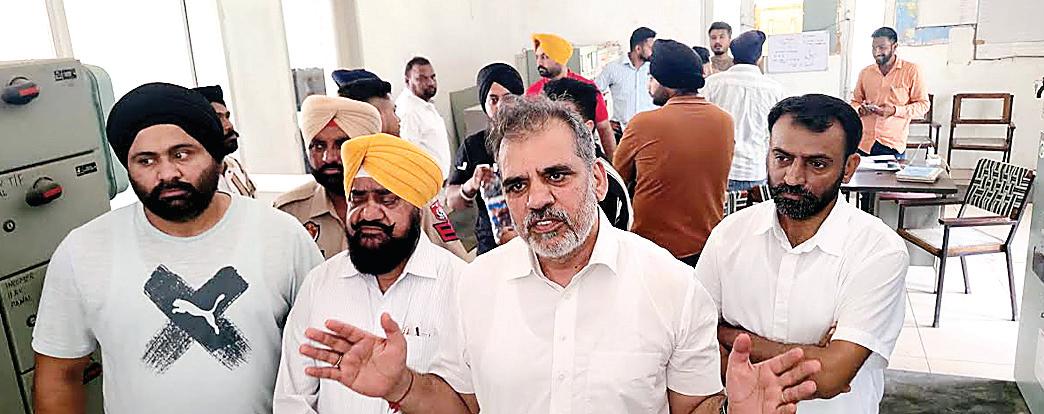 Facing serious power problem in Zirakpur, ex-MLA to stage protest