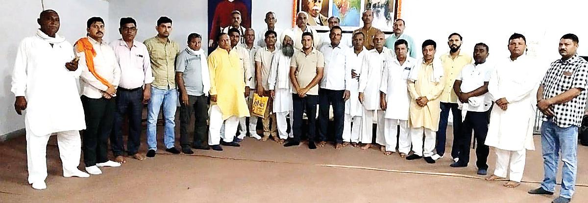 Bharatiya Kisan Sangh holds its monthly meeting to discuss farmers' issues