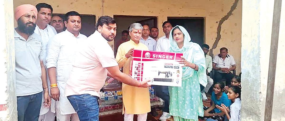Kailash Saini inaugurates sewing centers in five villages of Ladwa