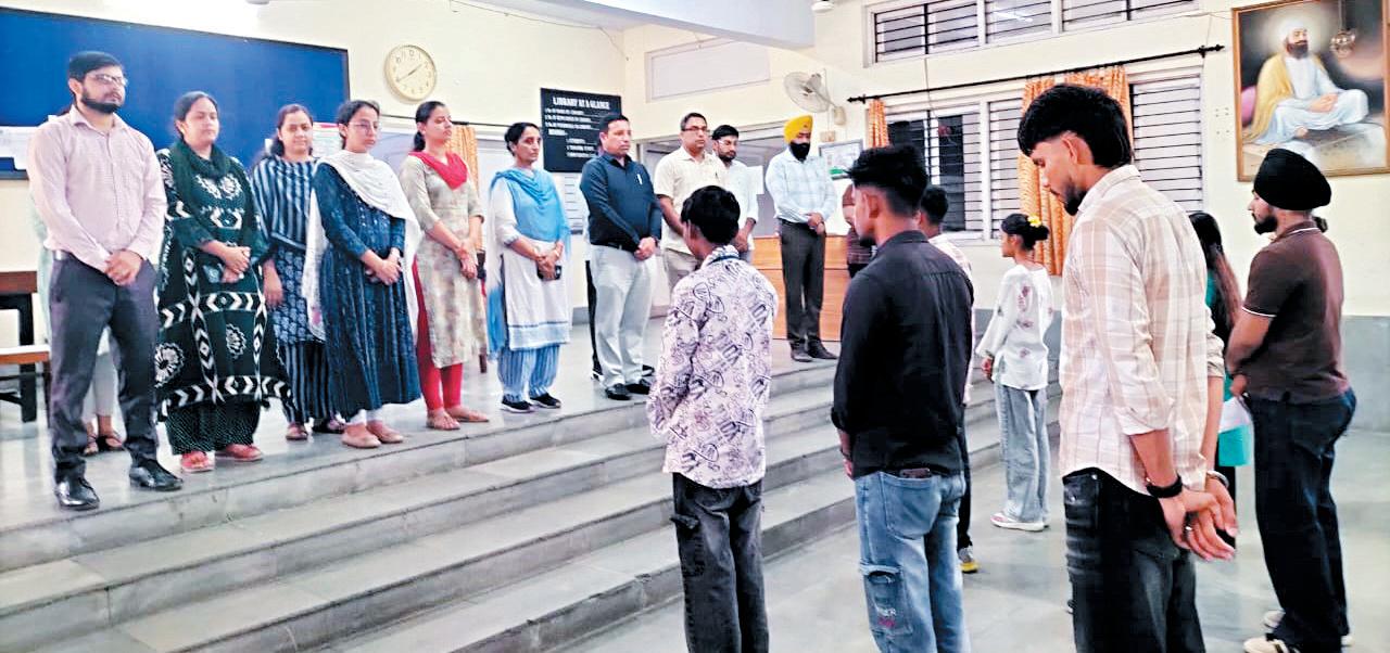 Tribute paid to the victims of the plane crash at Guru Nanak Khalsa College