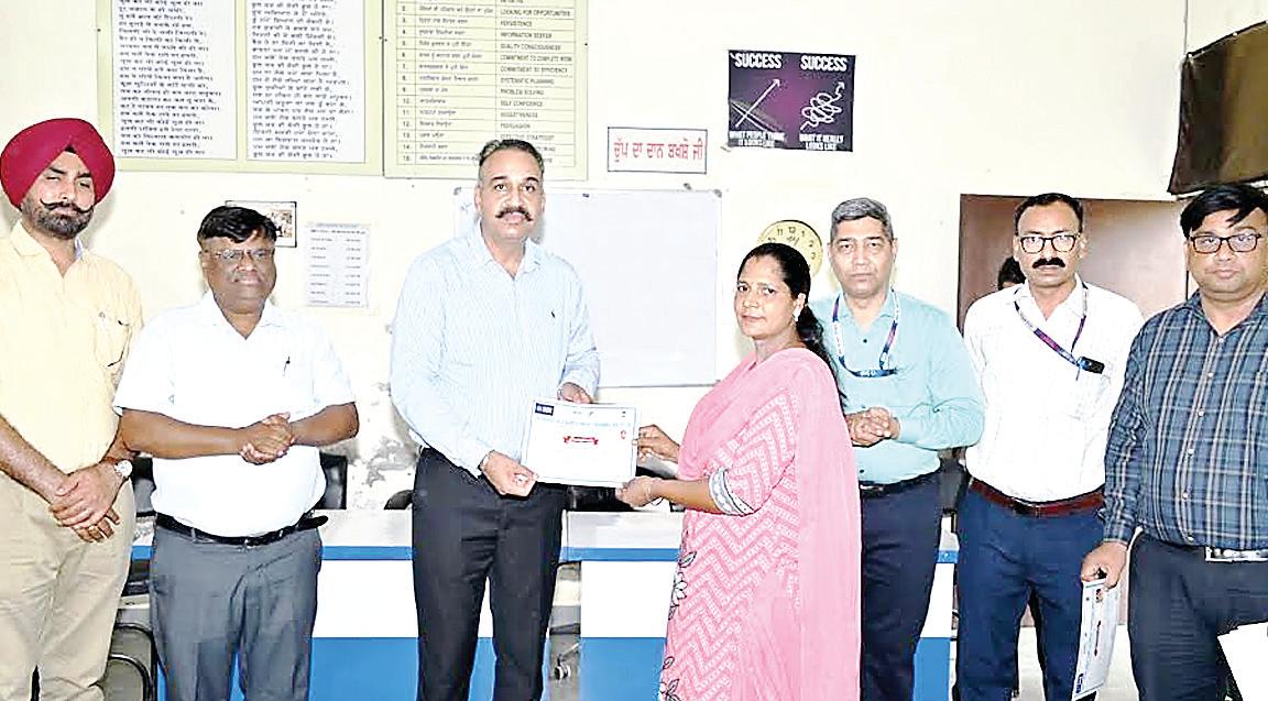 Girls should be self dependent by taking benefits of Govt schemes: DC