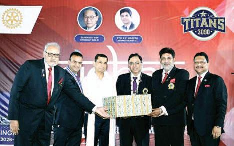 Rotary titans 3090 light the torch of leadership at Samana seminar
