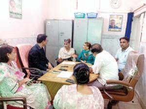 Dy Civil Surgeon Dr. Vijay Parmar holds meeting with District Head of Kinnar Samaj