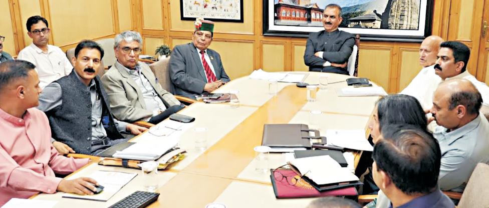 Himachal CM directs to form dairy cooperative societies on a mission mode
