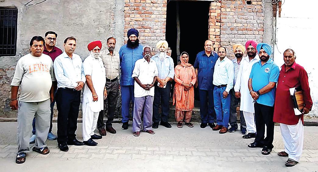 Lions Gold Bandagi builds house for poor widow in Bhangla Kalan