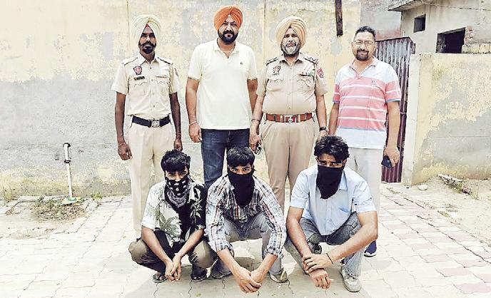 CIA staff in Moga arrest 3 smugglers along with 1 kg 270 grams of heroin
