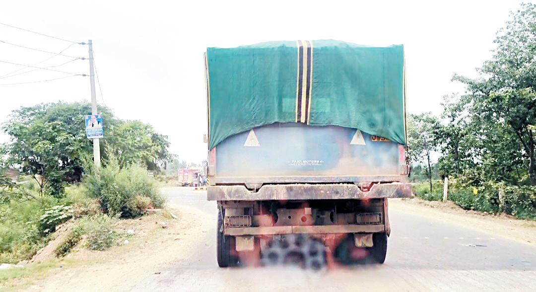 Overloaded dumpers cause of accidents