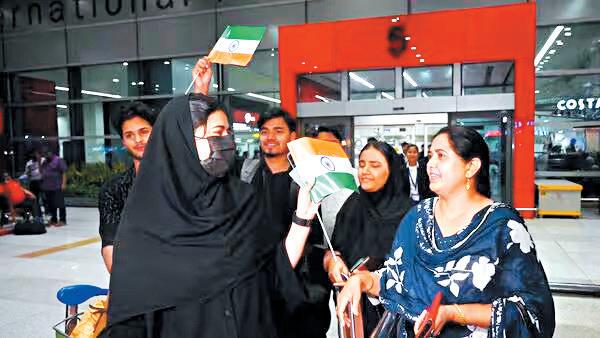 Iran lifts airspace restrictions, 1,000 Indians to be evacuated