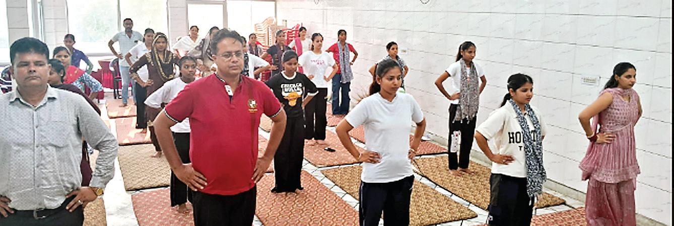 Bharat Vikas Parishad celebrates World Yoga Day in Agrawal Bhawan