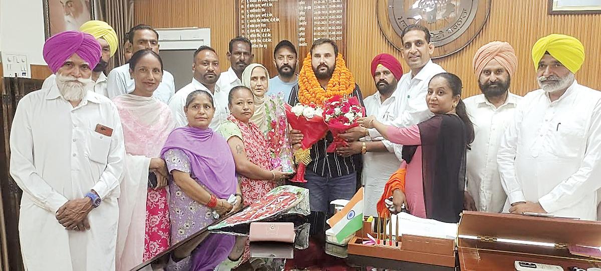 District President Bhangu honoured by Manish Garg's Team