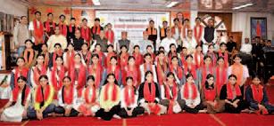 Governor honours meritorious students of Vidya Mandir