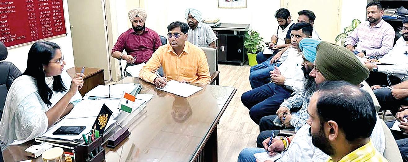 SDM Kharar meets heads of various departments regarding flood prevention in upcoming rainy season