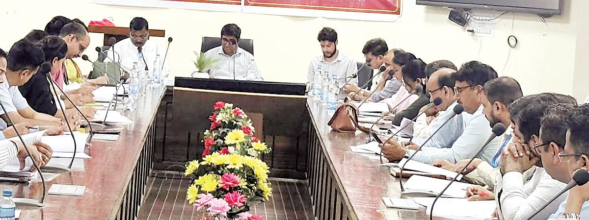 District-level bank advisory and review meeting held in Una, ADC emphasizes timely disbursement of loans and measures against fraud