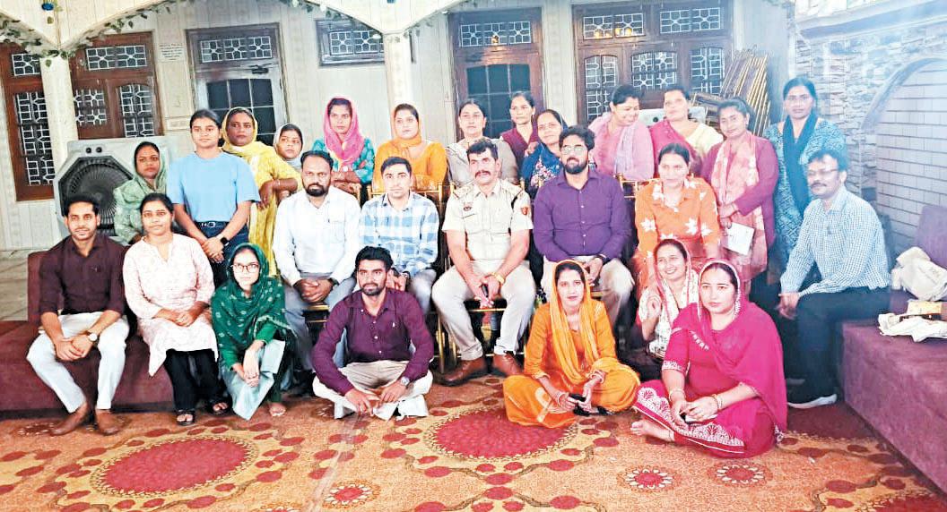 Manager Thana Cyber Crime makes general public aware to protect from cyber crimes