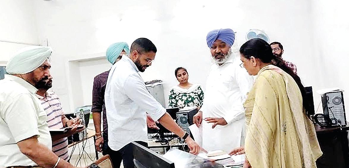Cheema conducts surprise inspection at Excise and Taxation Department headquarters in Patiala