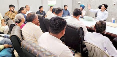 SDM Ashok Munjal holds meeting to tackle waterlogging issues