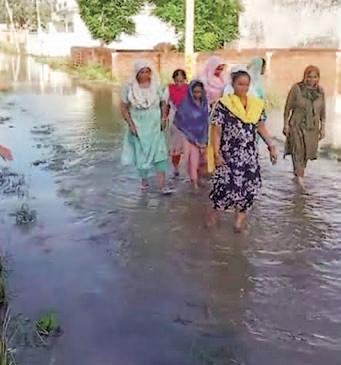 Waterlogging in Premnagar Colony sparks anger among residents
