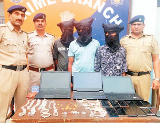 Chandigarh police arrests thief, recover jewellery, laptops, and mobile phones