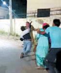 Family from Asmanpur beat up policeman outside the police station