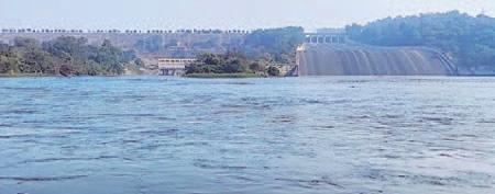 Water level of Pong dam increased, people get scared of flood