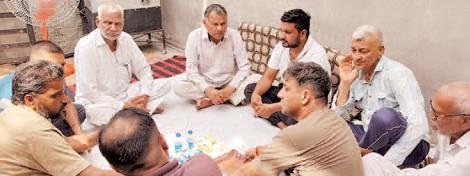 Former MLA Dharmpal Gondar condoles demise of journalist Rohit Lamsar's mother