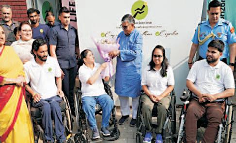 Punjab Governor visits Chandigarh Spinal Rehab, applauds spirit of courage