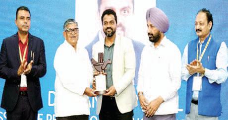 Dr. Sandeep Patel Receives ‘Excellence in Orthopaedics’ Award at 6th Entrepreneur & Achiever Awards 2025