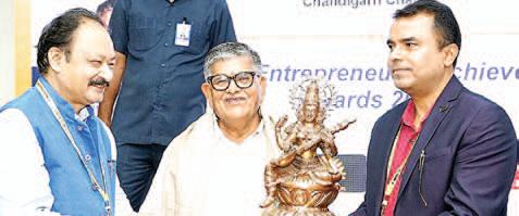 Governor honours 31 achievers at the 6th Entrepreneur and Achiever Awards 2025 hosted by Media Federation of India