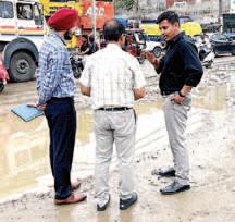 DC asks MCJ to clear sewage blockage at Lamma Pind-Jandu Singha Road