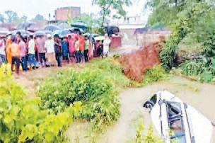 Nine of family among Il killed as SUV falls into canal in Gonda