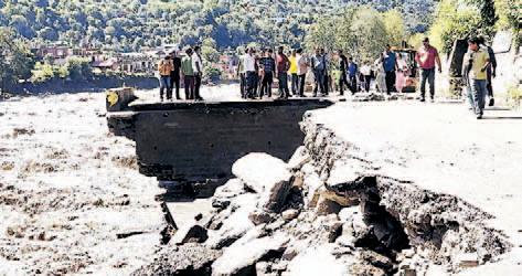 Chandigarh-Manali highway closed, vehicles stranded for third day