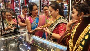 Gold price soars Rs 9,700 to storm past Rs 1.3 lakh/10 g in Delhi