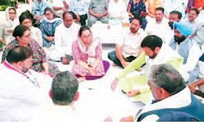 IPS officer suicide: Haryana CM meets wife, she demands registration of FIR