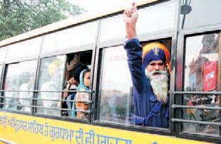 First Sikh jatha reaches Pak to celebrate Gurpurb