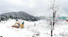 Gulmarg turns into white wonderland after fresh spell of snow