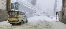 Rohtang Pass closed for tourists after snowfall