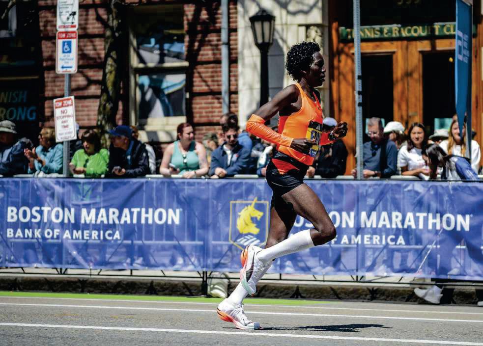 EDNA KIPLAGAT, ABUELA DEL MARATÓN