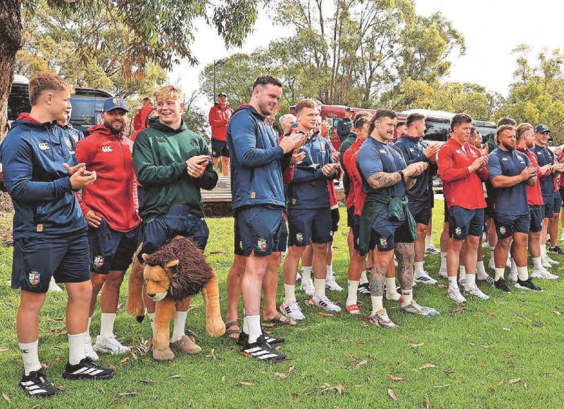 Lions tell hosts to release stars