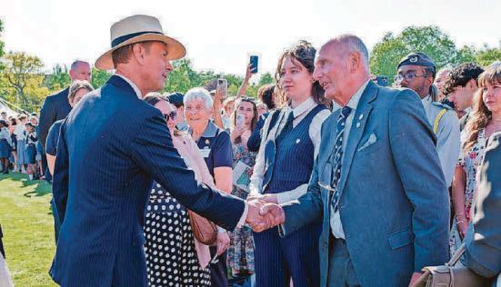 Award-winners James and Maisy enjoy deserved date at the palace