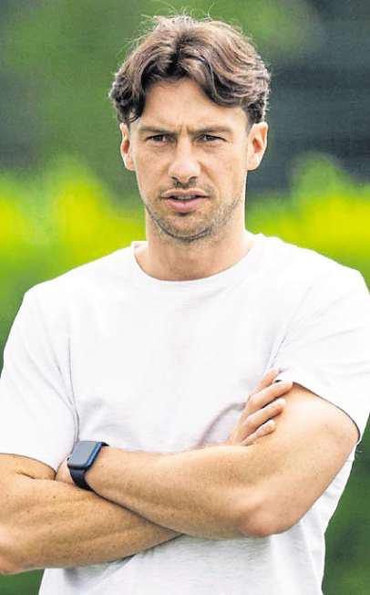 Hibs skipper eyes first match for ten months