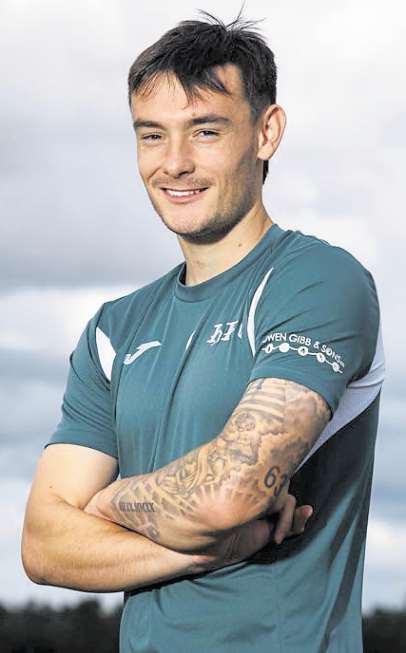 Hibees star forced into surgery after falling ill