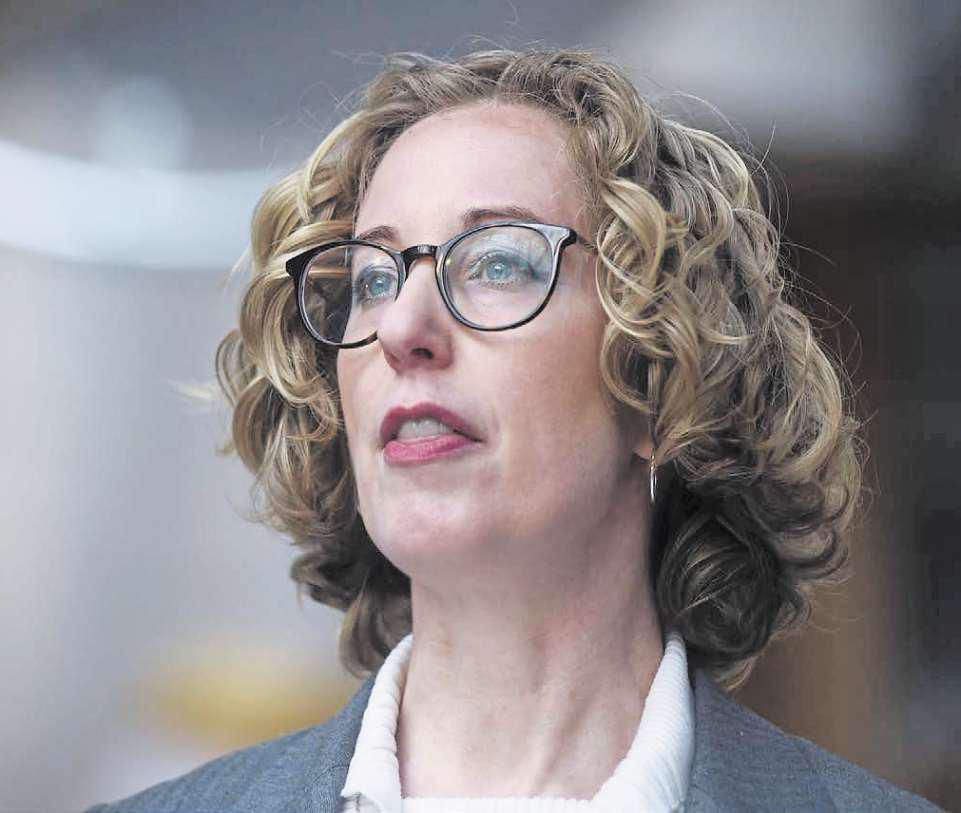 Slater to challenge Robertson for Capital constituency seat